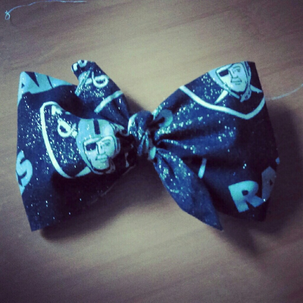 Raiders bows